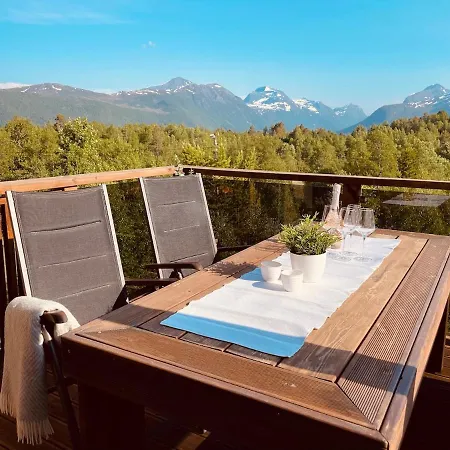 New Apartment, Porch & Sauna, Sunnmore Alps Lägenhet Stranda (More og Romsdal)