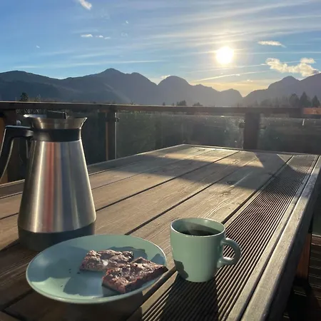 Lägenhet New Apartment, Porch & Sauna, Sunnmore Alps