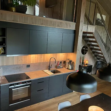 New Apartment, Porch & Sauna, Sunnmore Alps * סטראנדה