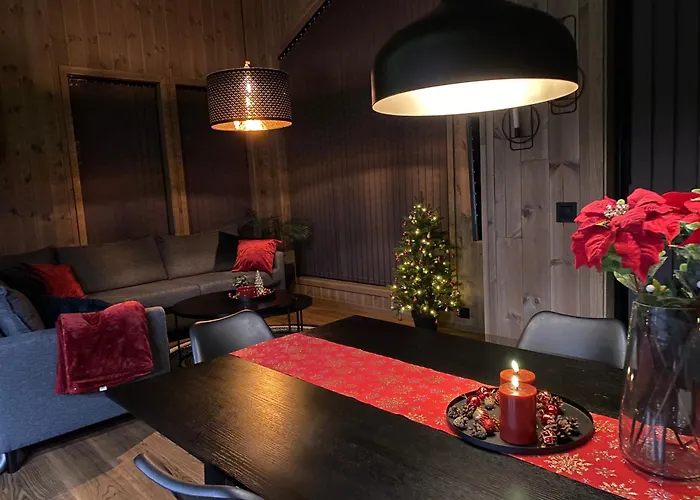 New Apartment, Porch & Sauna, Sunnmore Alps شقة ستراندا