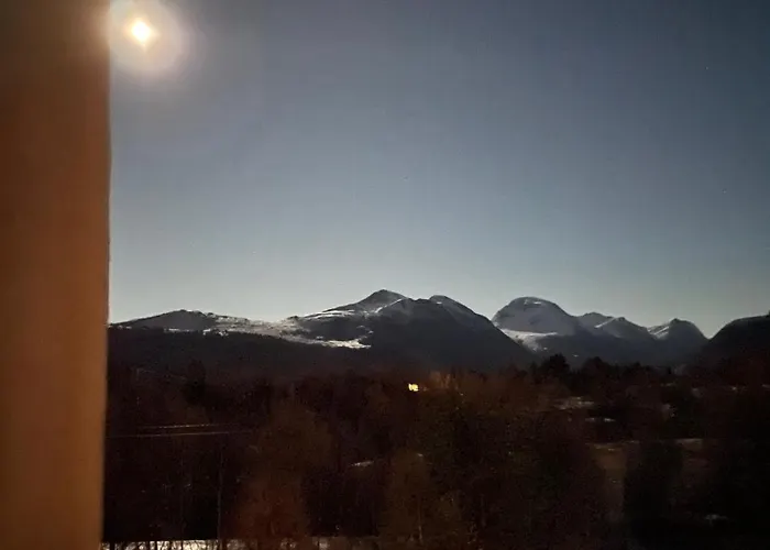 New Apartment, Porch & Sauna, Sunnmore Alps شقة *