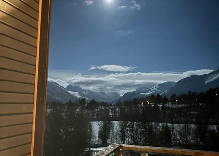 شقة New Apartment, Porch & Sauna, Sunnmore Alps ستراندا