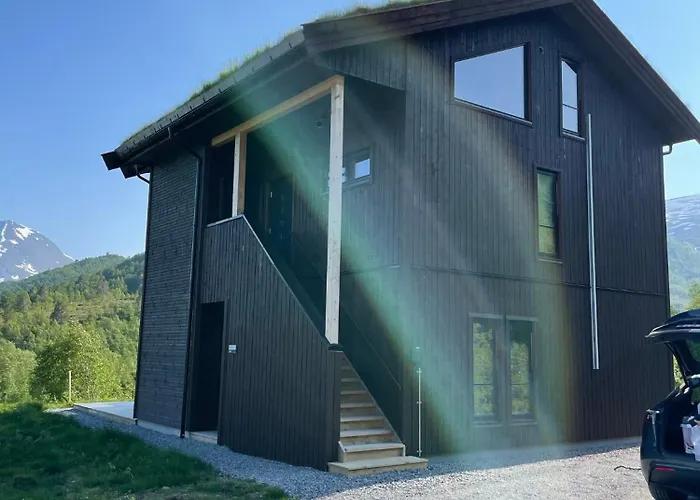 شقة New Apartment, Porch & Sauna, Sunnmore Alps